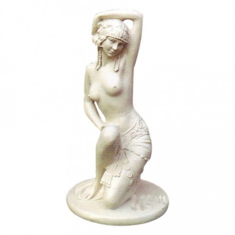 Statue de femme danseuse