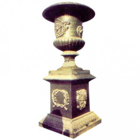 Socle et vase en fonte